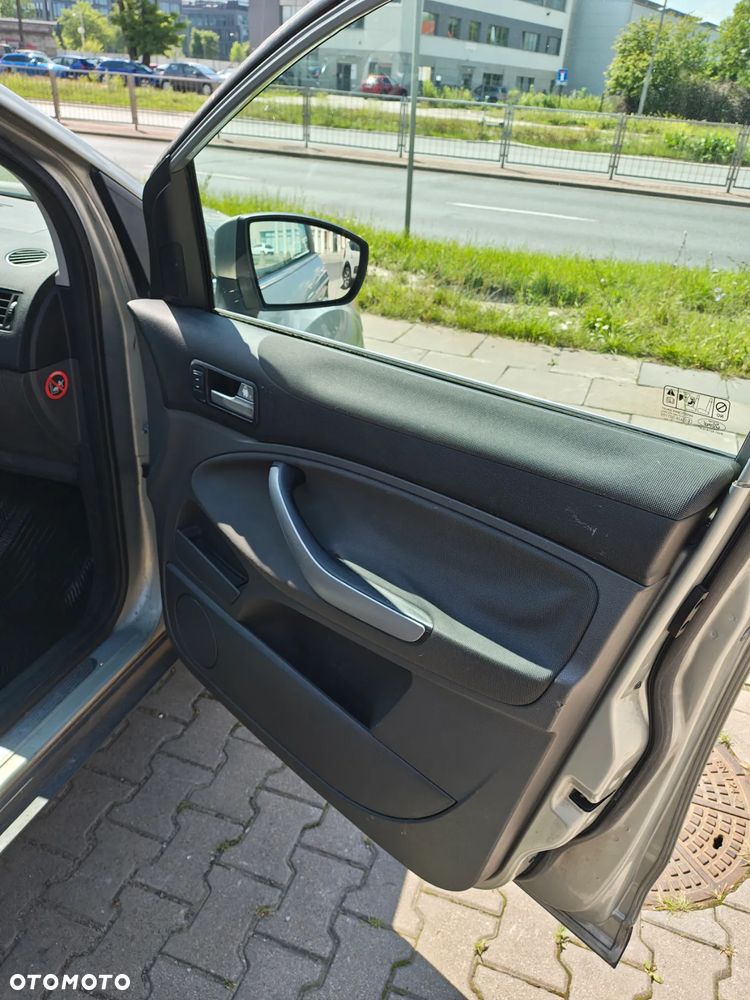 Ford Kuga 2.0 TDCi Trend - 17