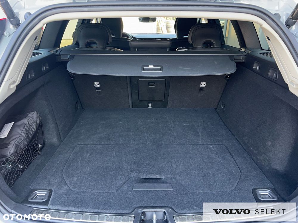 Volvo V60 B4 B Plus Dark - 23