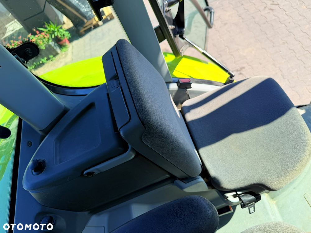 Claas Arion 520 - 29