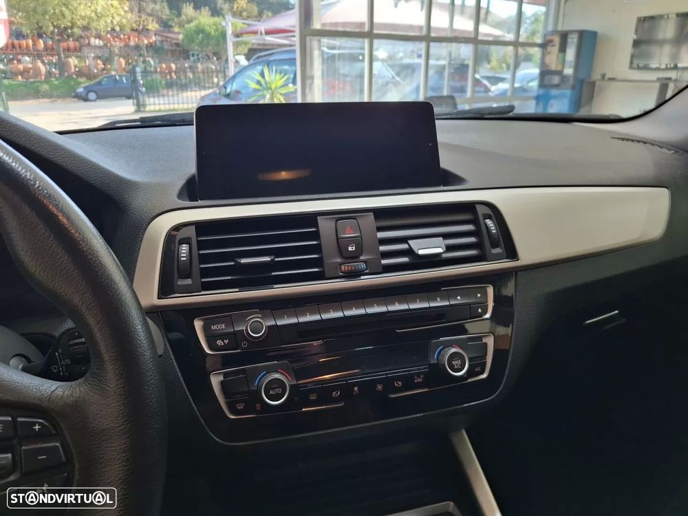 BMW 116 d Line Luxury Auto - 12