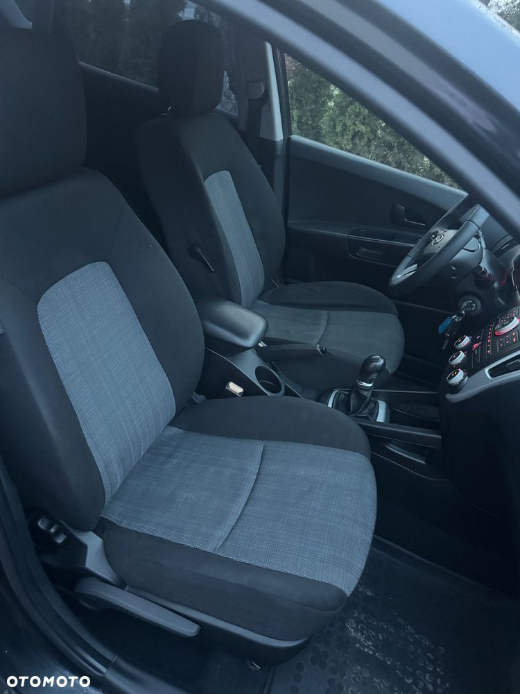 Kia Ceed - 26