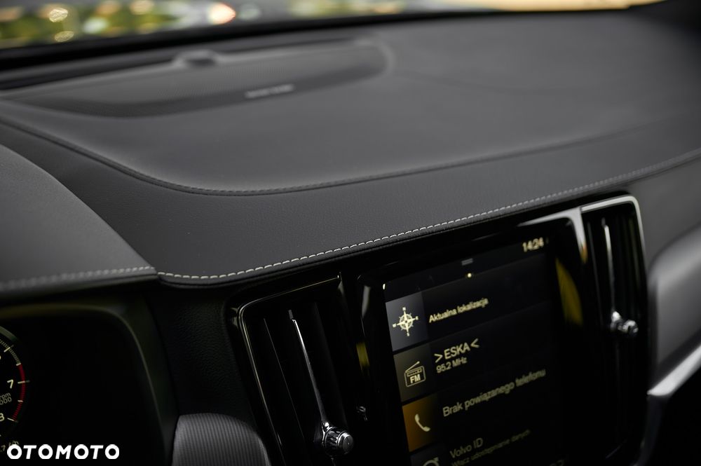 Volvo V90 T4 R-Design - 34