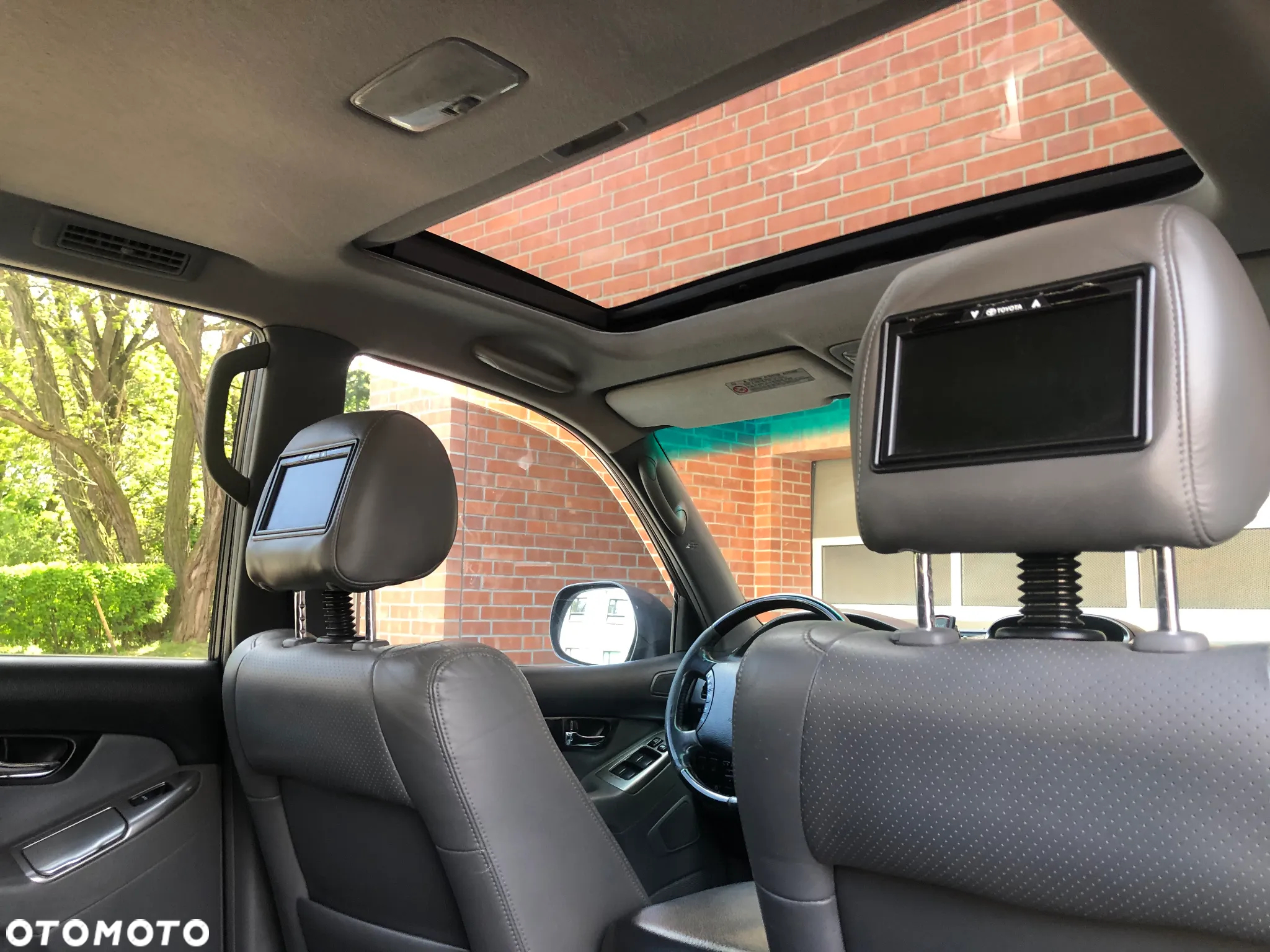 Toyota Land Cruiser - 30