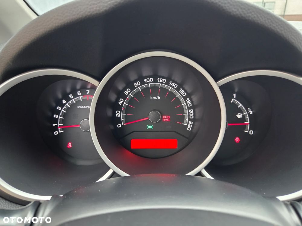 Kia Venga 1.4 CVVT Fifa World Cup Edition - 30