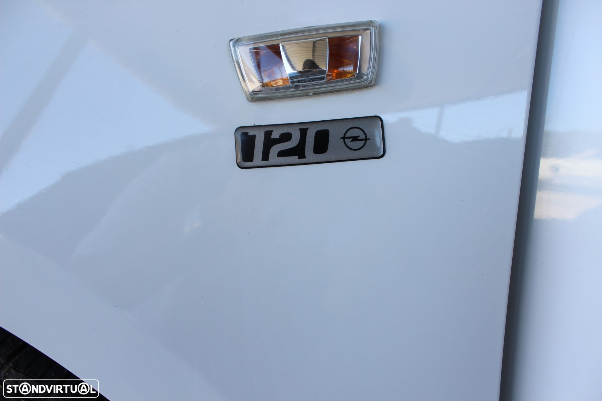 Opel Corsa 1.2 120 Anos - 20