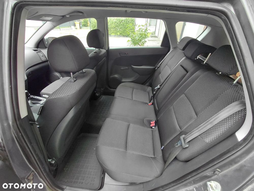Hyundai i30 1.4 Base + - 14