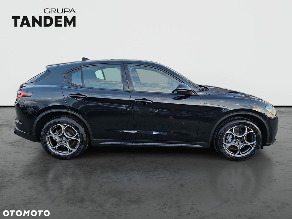Alfa Romeo Stelvio 2.0 Turbo Sprint Q4 - 4
