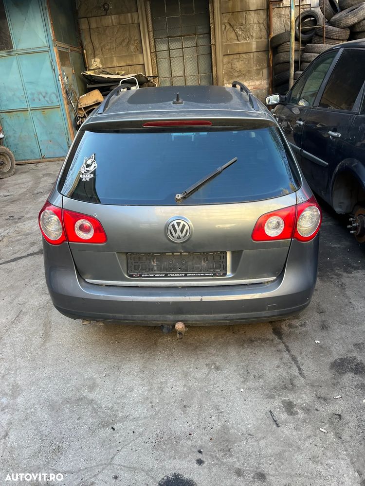 Dezmembrez VW Volkswagen Passat B6 break gri inchis 2.0 TDI 2007 - 8