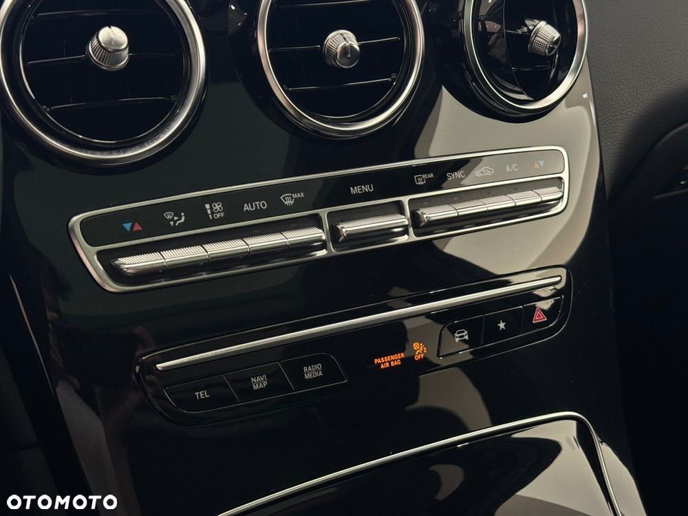 Mercedes-Benz GLC - 25