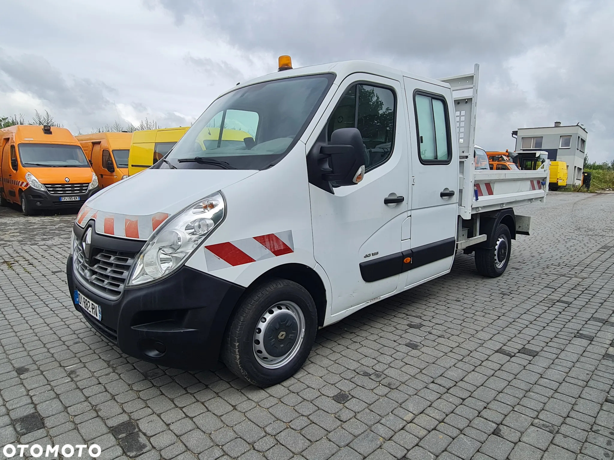 Renault Master Wywrotka 2016 r. Klima Brygadówka LIFT - 7