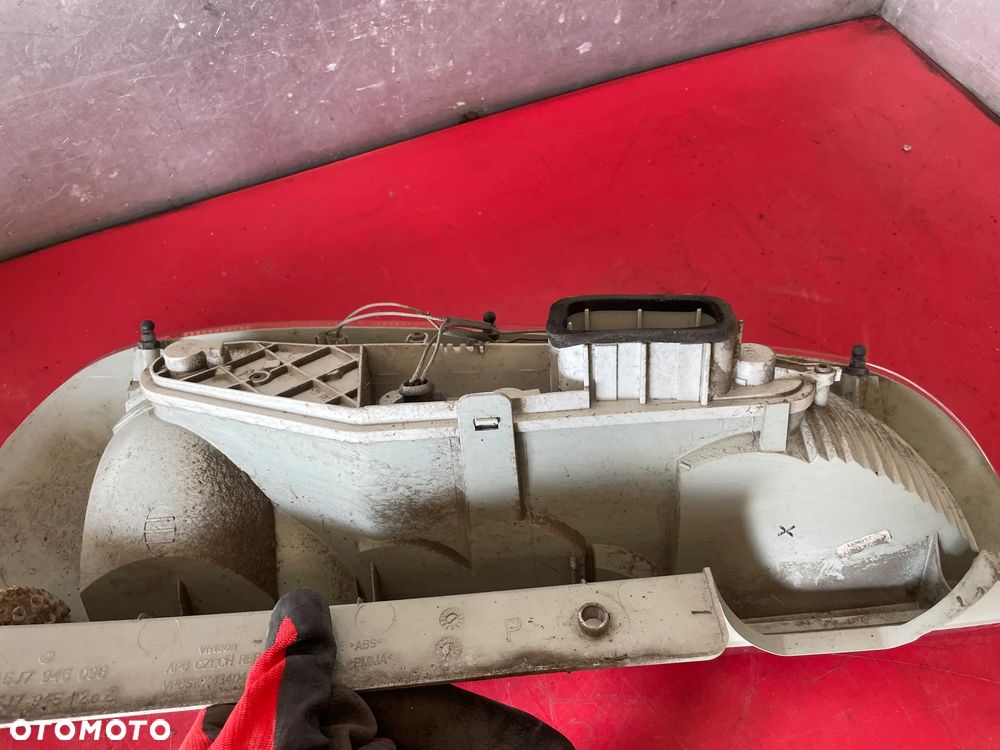 Skoda Roomster Lampa Prawy Tył 5J7945096 - 4