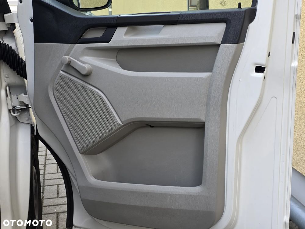 Volkswagen Transporter T6 - 19