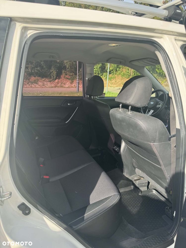 Subaru Forester 2.0 i Exclusive (EyeSight) Lineartronic - 14