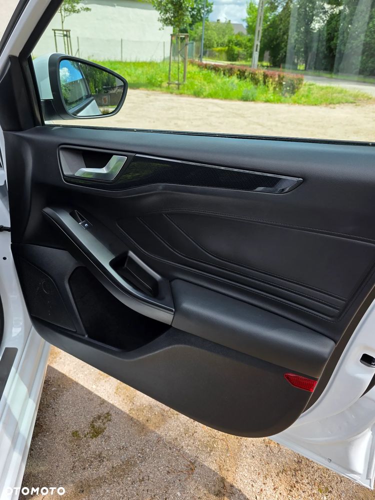 Ford Focus 2.3 EcoBoost ST - 37