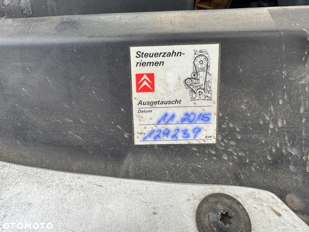 Volkswagen New Beetle 1.6 Arte - 34