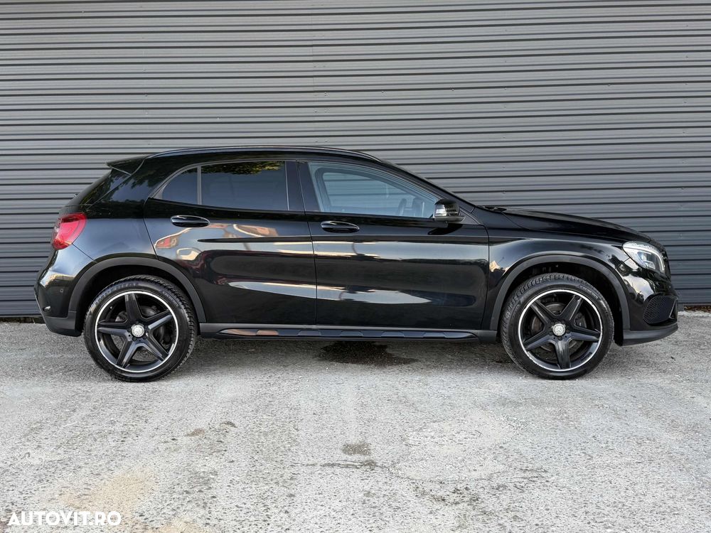 Mercedes-Benz GLA 220 d 4MATIC 7G-DCT AMG Line - 33