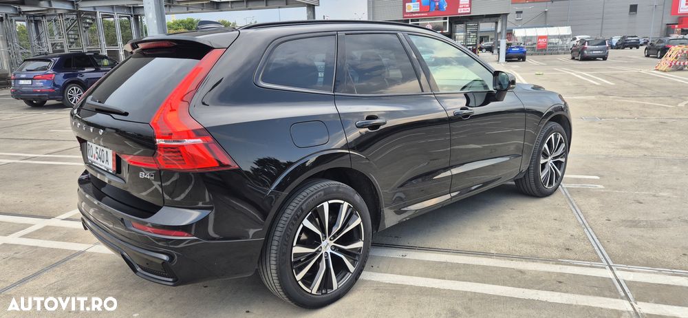 Volvo XC 60 B4 MHEV AT AWD Ultimate Dark - 16