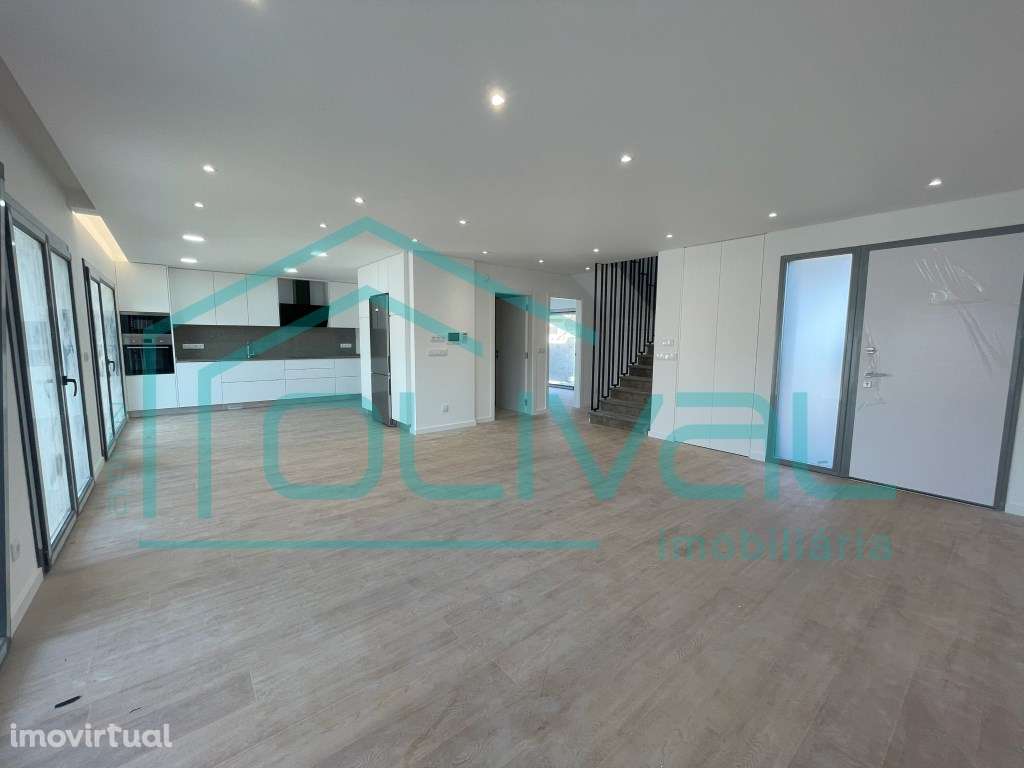 Agradável Moradia T4 A 20 minutos de Lisboa - Grande imagem: 3/44