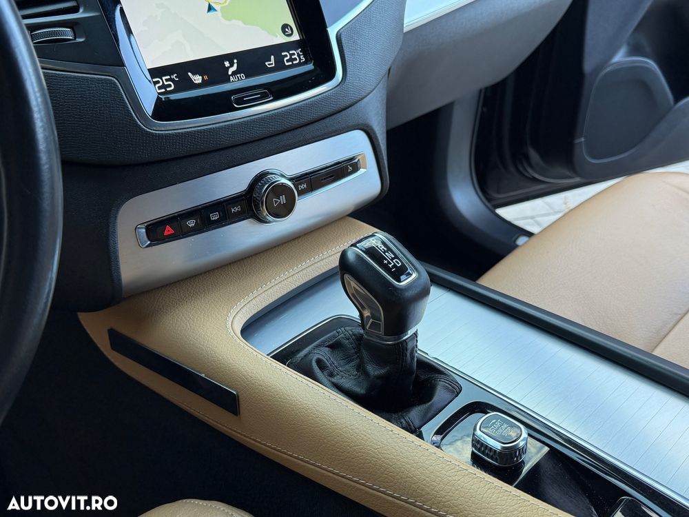 Volvo XC 90 D5 AWD Inscription - 38