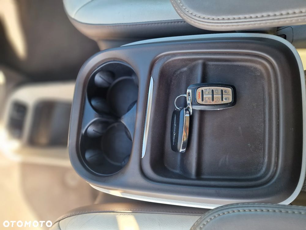Chrysler Pacifica - 11