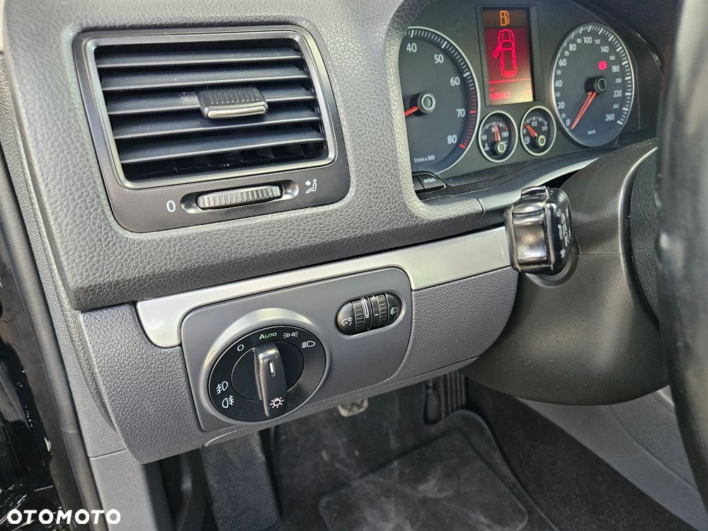 Volkswagen Golf 1.6 United - 36