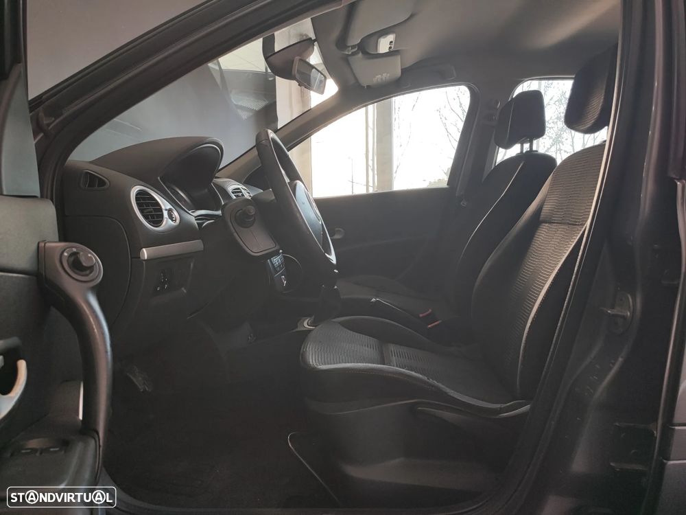 Renault Clio 1.2 16V Dynamique S - 22