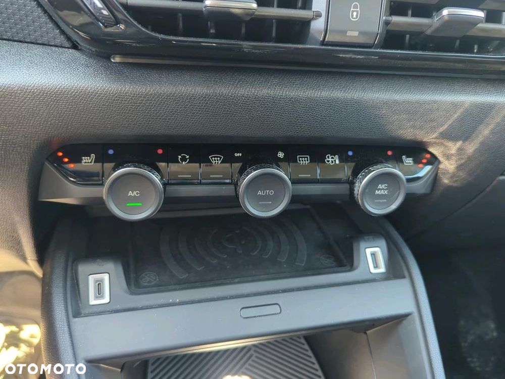 Citroën C4X 1.2 mHEV Max eDCT6 - 9