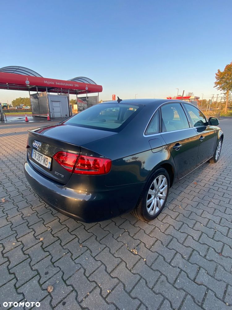 Audi A4 Limousine - 16