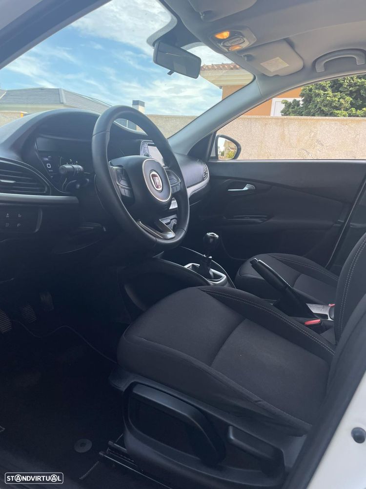 Fiat Tipo Station Wagon 1.6 M-Jet Lounge - 30