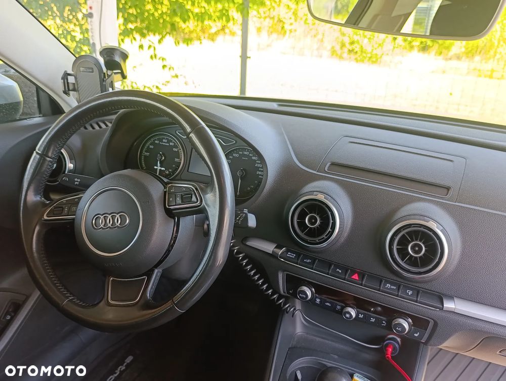 Audi A3 Sportback 1.4 TFSI e-tron S tronic - 11