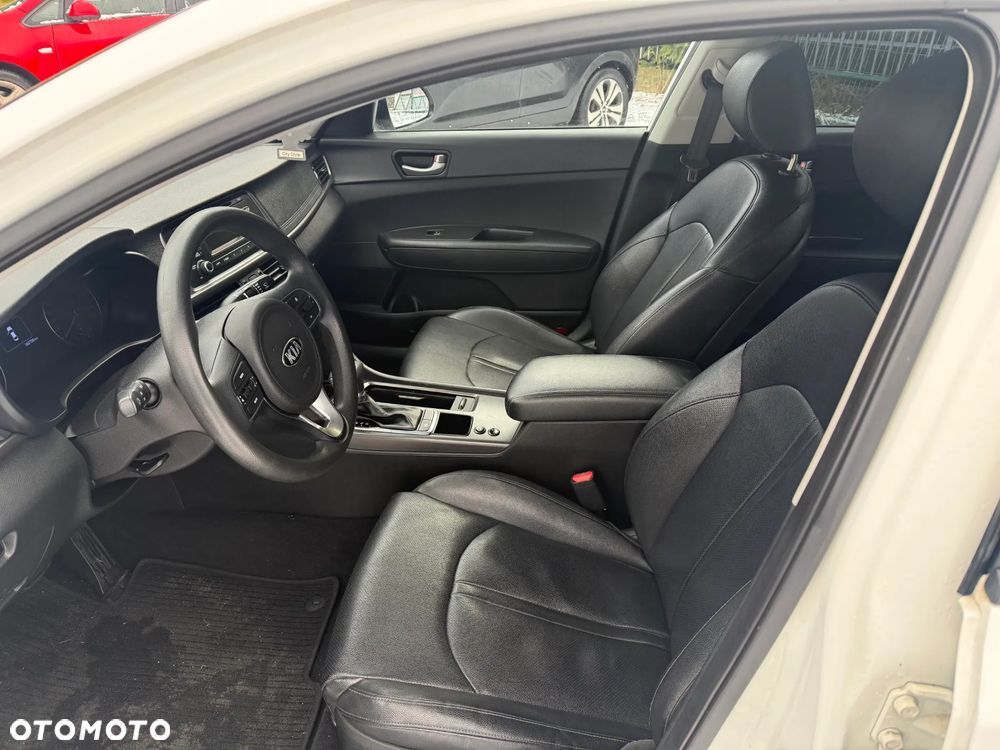 Kia Optima 2.0 M - 12