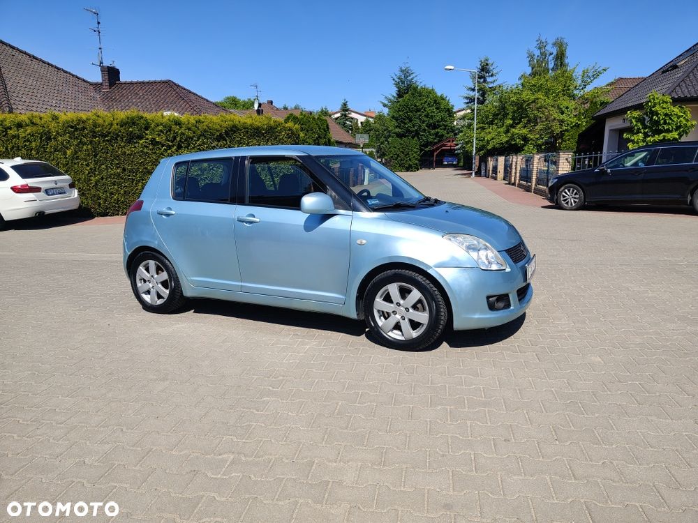 Suzuki Swift - 4