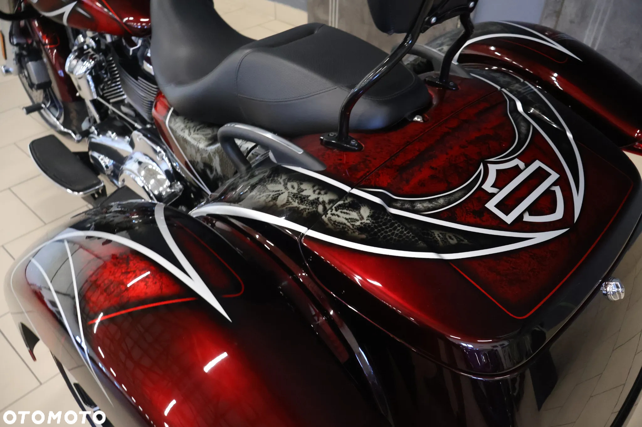 Harley-Davidson Touring Road Glide - 25