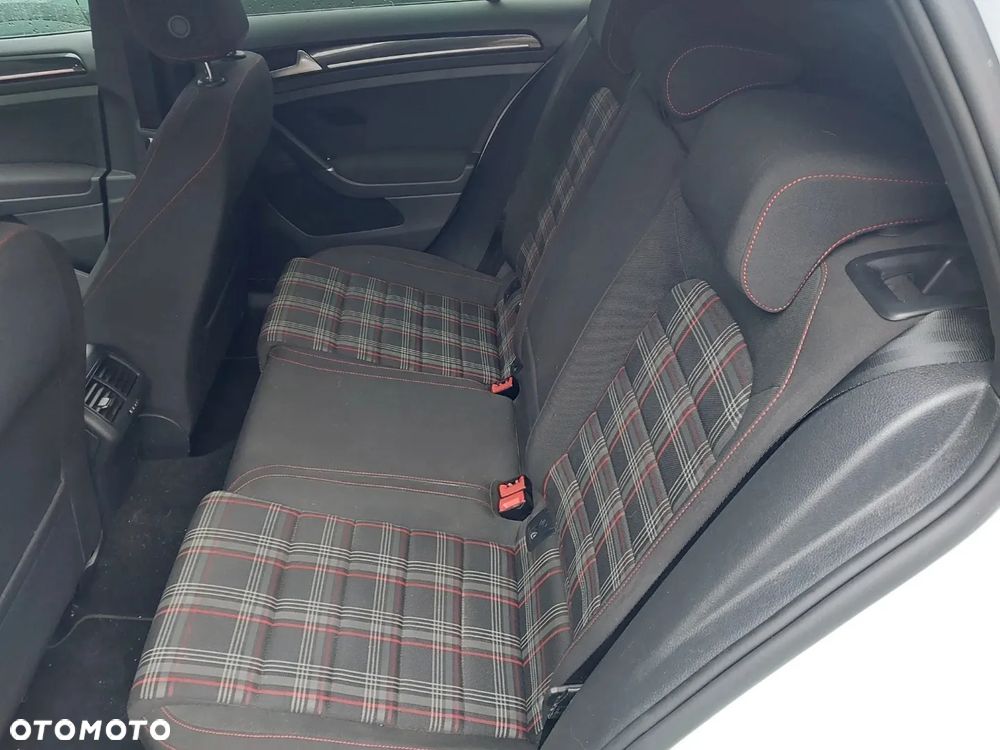 Volkswagen Golf VII 2.0 TSI BMT GTI - 11