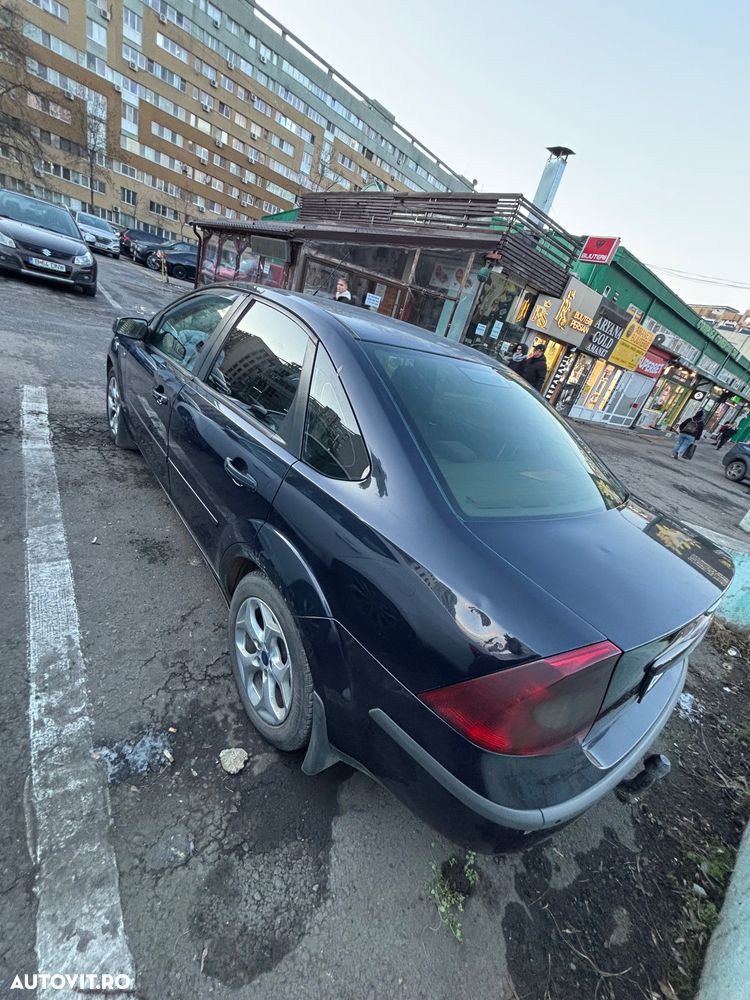 Ford Focus 1.6 TDCi Ambiente - 4