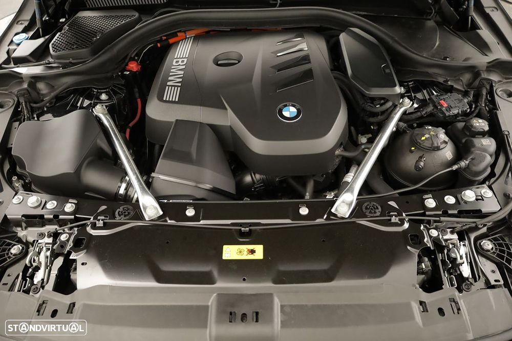BMW 530 e Pack Desportivo M - 25