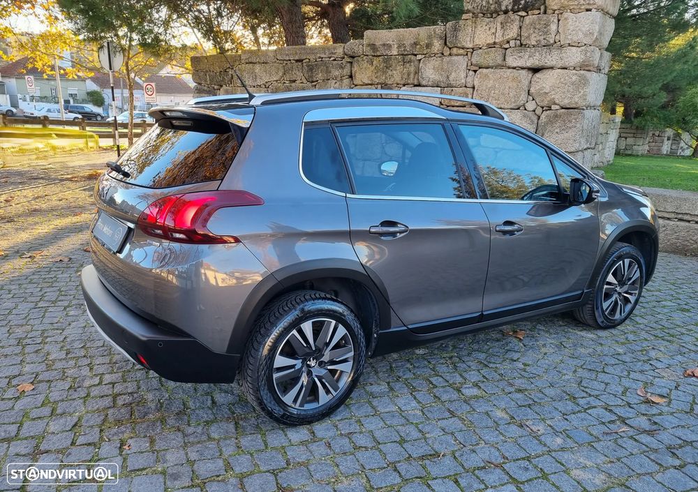 Peugeot 2008 1.2 PureTech Allure - 8