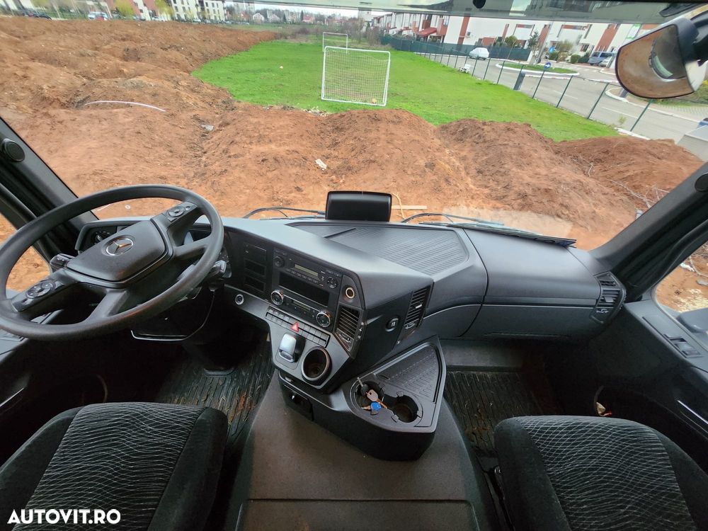 Mercedes-Benz Arocs - 10