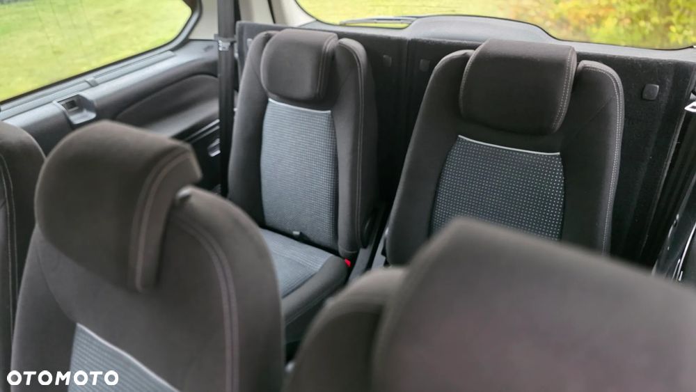 Ford Galaxy - 11