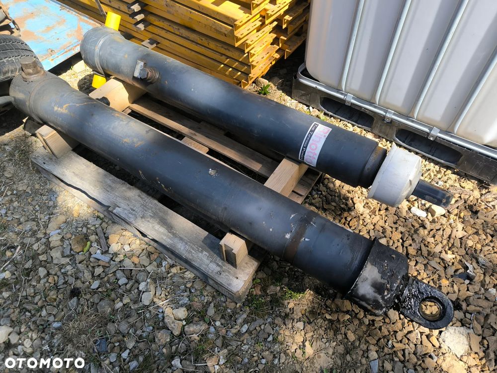 Siłownik Wywrotu Naczepy Binotto - 1