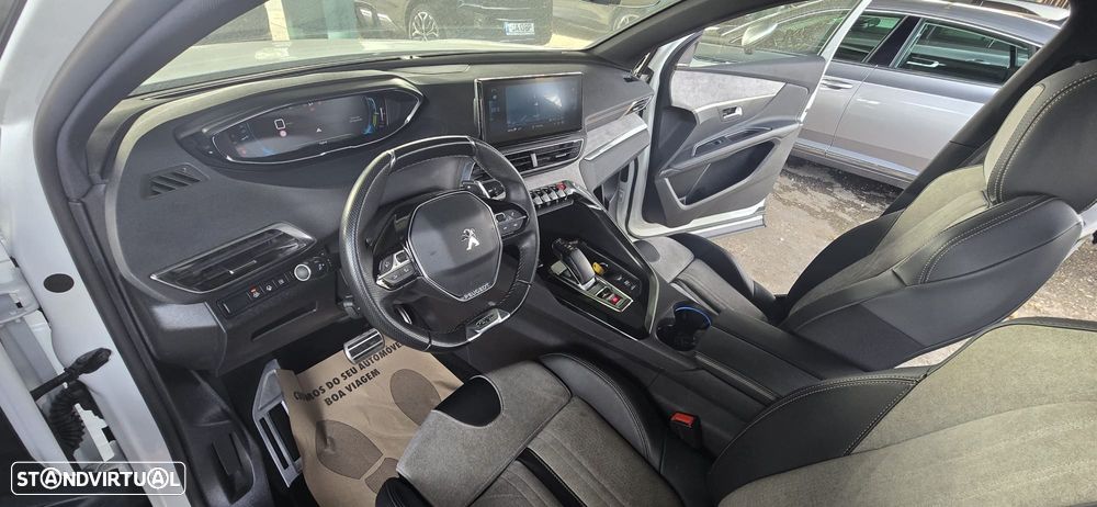 Peugeot 3008 1.6 Hybrid GT Pack e-EAT8 - 23