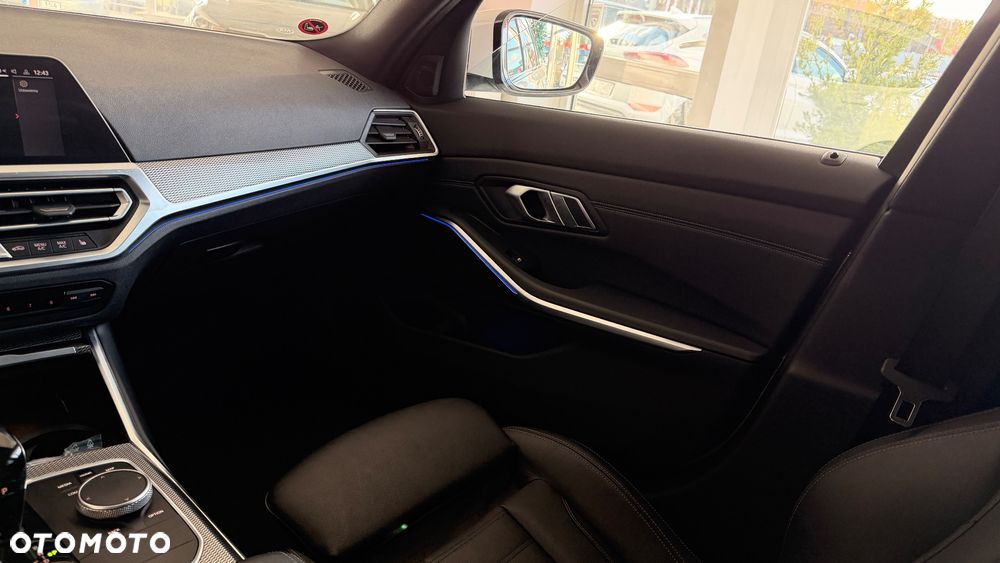 BMW Seria 3 320d M Sport Shadow sport - 13