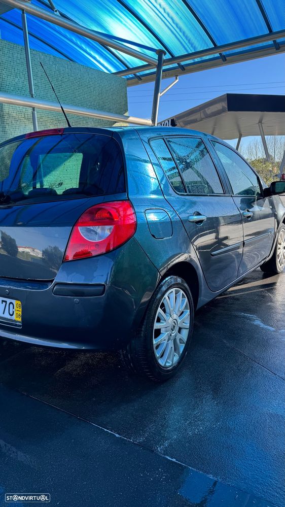 Renault Clio 1.2 16V Confort - 8