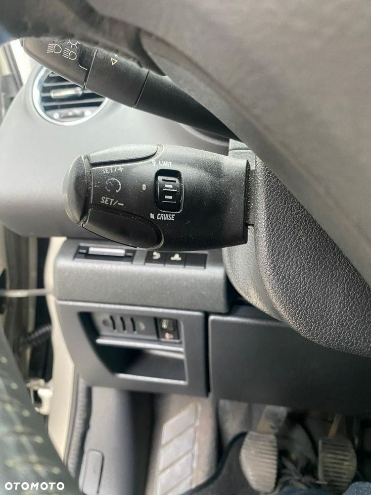 Peugeot 5008 - 12