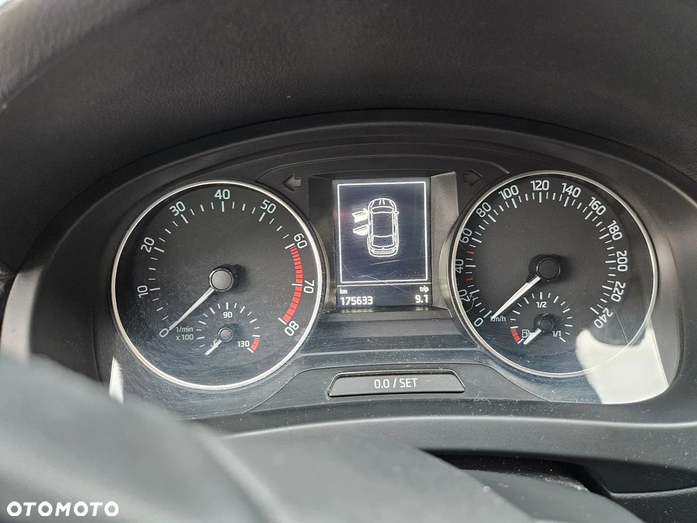 Skoda RAPID - 17