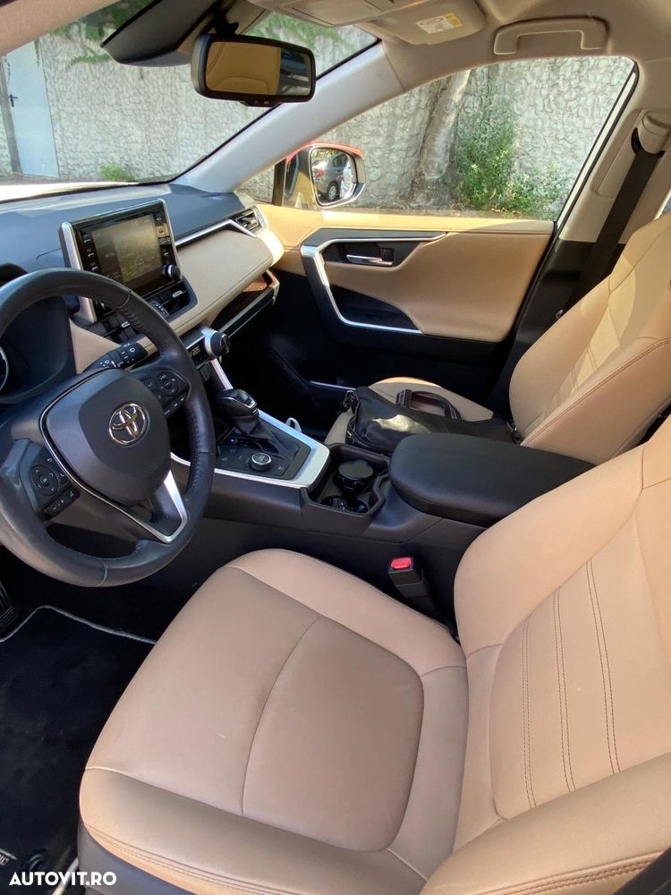 Toyota RAV4 - 10