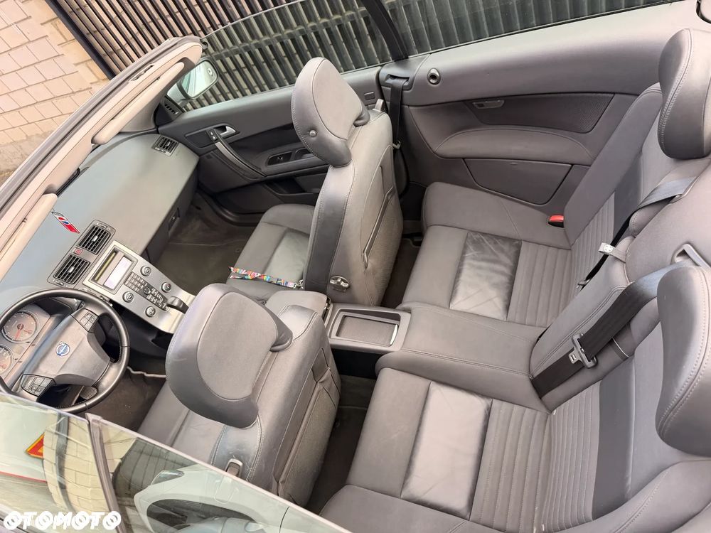 Volvo C70 2.4i Momentum - 21
