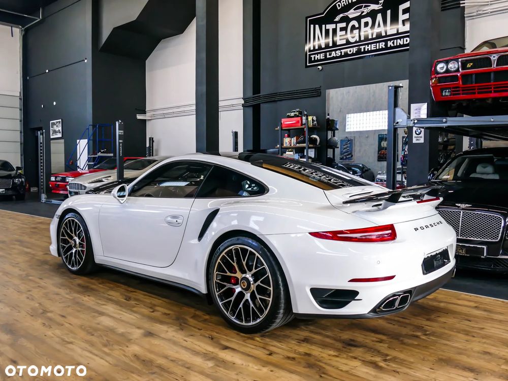 Porsche 911 Turbo S - 6