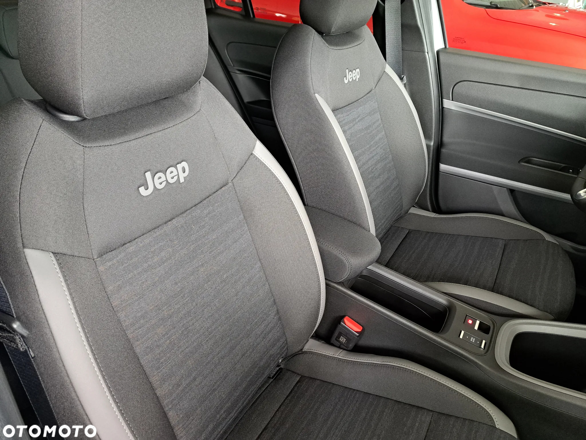 Jeep Avenger 1.2 T3 mHEV Longitude FWD eDCT6 - 10