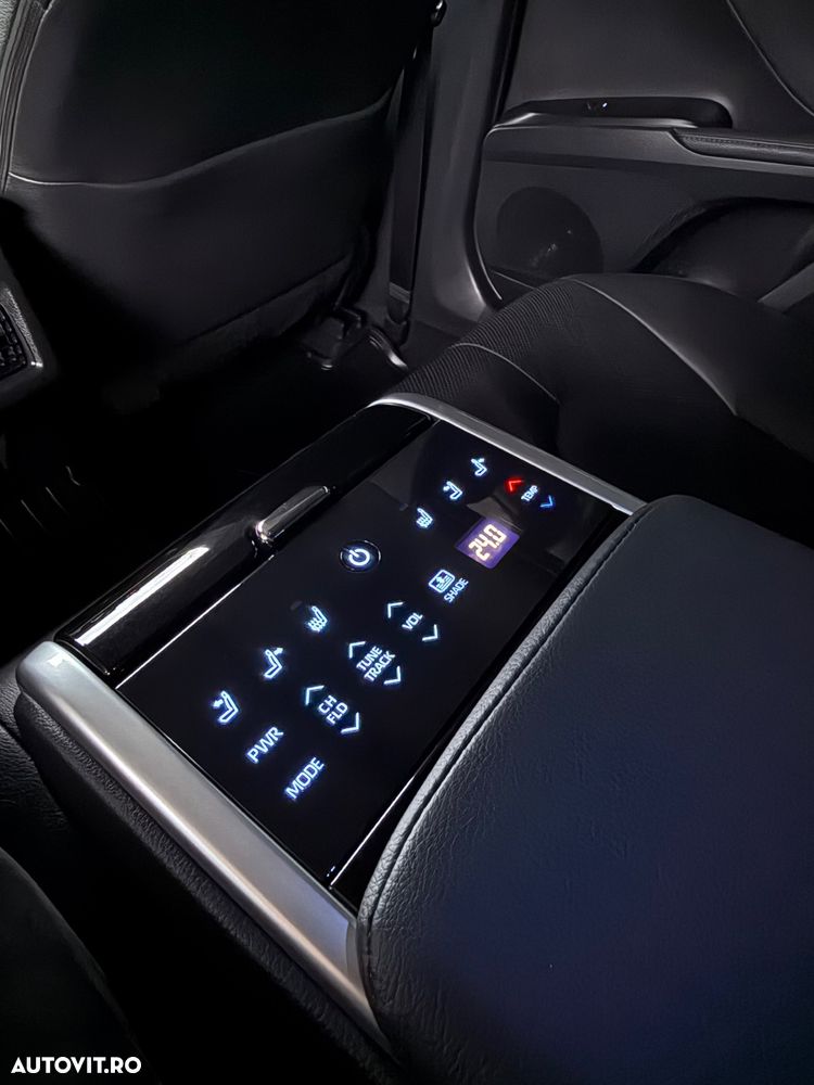 Toyota Camry 2.5 Hybrid Exclusive - 34